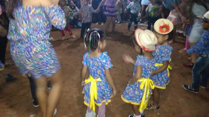 escolinha Tia Loura e Maternal realizam quadrilha com crianças - Imagem 7