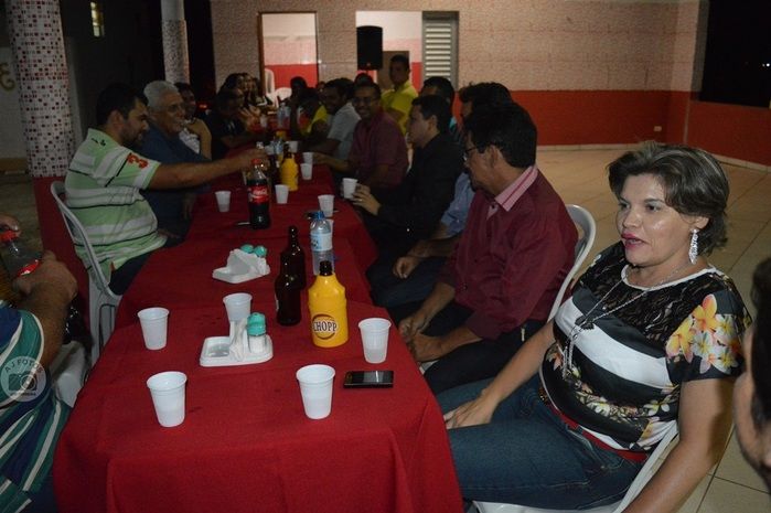 Ex atleta Roberto Dinamite e amigos é recepcionado com um jantar  - Imagem 2