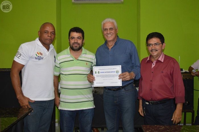 Fotos e autógrafos fizeram alegria dos fãs de Roberto Dinamite - Imagem 2