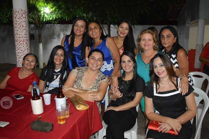 Ex atleta Roberto Dinamite e amigos é recepcionado com um jantar  - Imagem 4