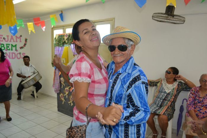 CRAS realiza festa junina para idosos do grupo Viva Idade - Imagem 10
