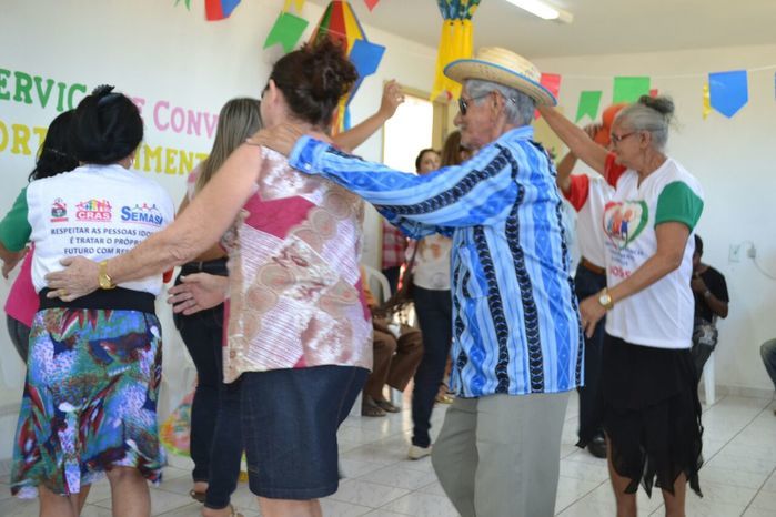 CRAS realiza festa junina para idosos do grupo Viva Idade - Imagem 45