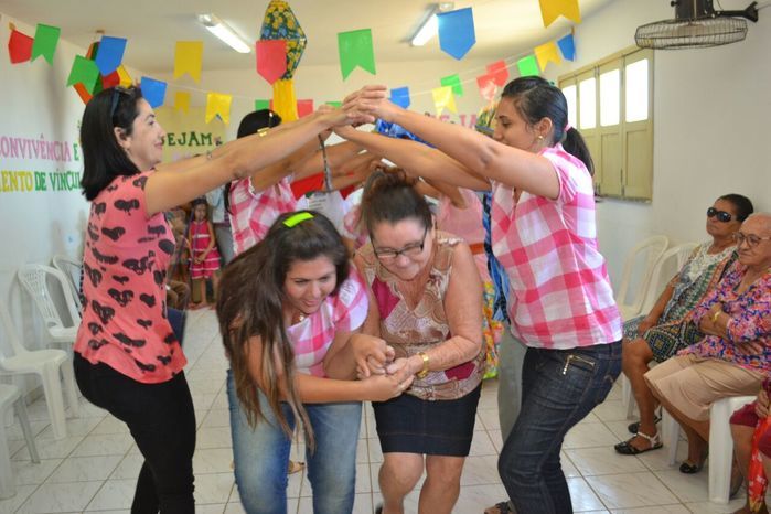 CRAS realiza festa junina para idosos do grupo Viva Idade - Imagem 1