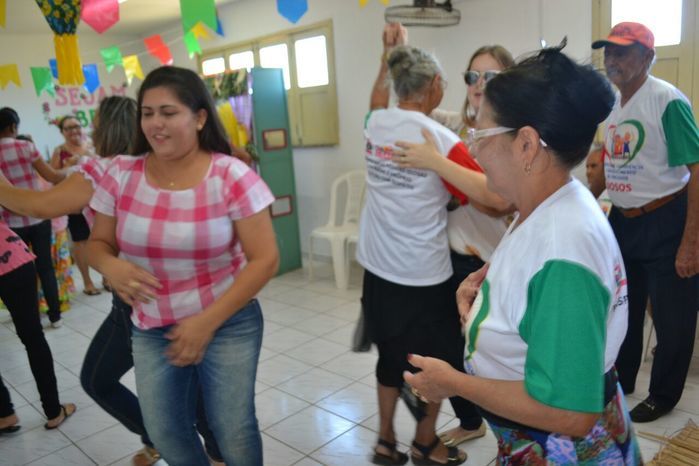 CRAS realiza festa junina para idosos do grupo Viva Idade - Imagem 40