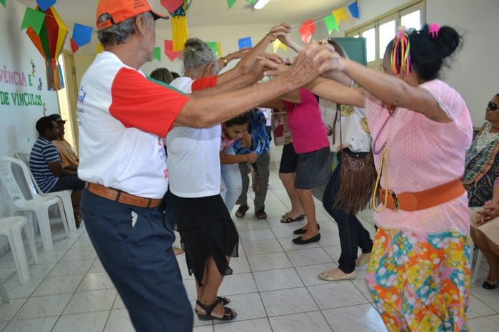 CRAS realiza festa junina para idosos do grupo Viva Idade - Imagem 28