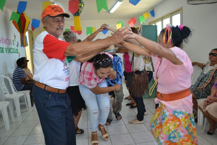 CRAS realiza festa junina para idosos do grupo Viva Idade - Imagem 33