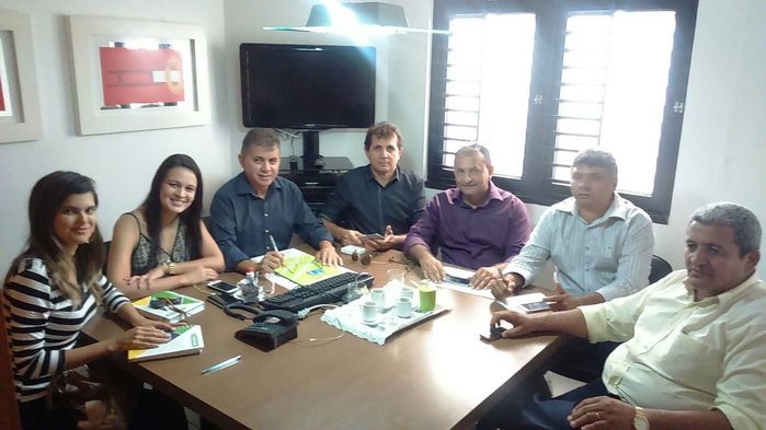 Prefeitos se reúnem para discutir soluções para a crise - Imagem 1