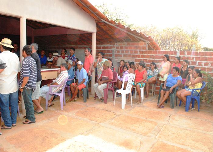 Moradores apelam para prefeitura resolver problema de água          - Imagem 8