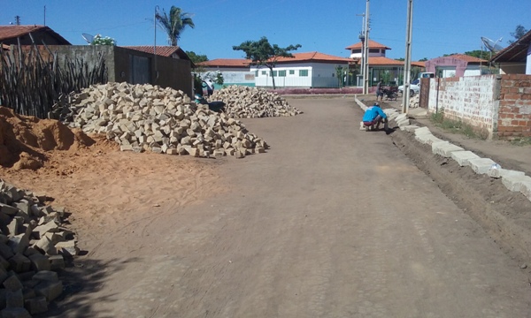 Ruas do Sol Nascente recebem pavimentação em Paralelepípedo - Imagem 9