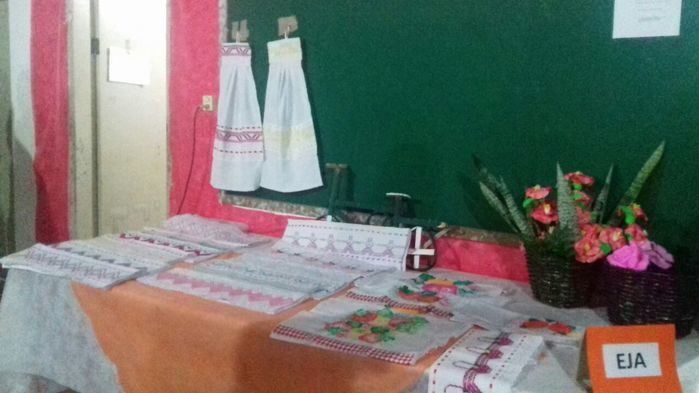 Alunos do EJA realizam primeira mostra de trabalhos artesanais. - Imagem 47