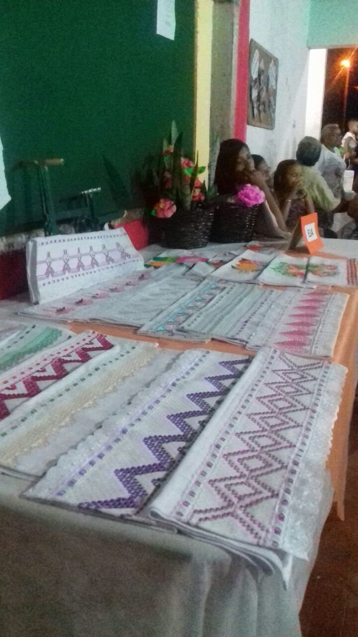 Alunos do EJA realizam primeira mostra de trabalhos artesanais. - Imagem 56