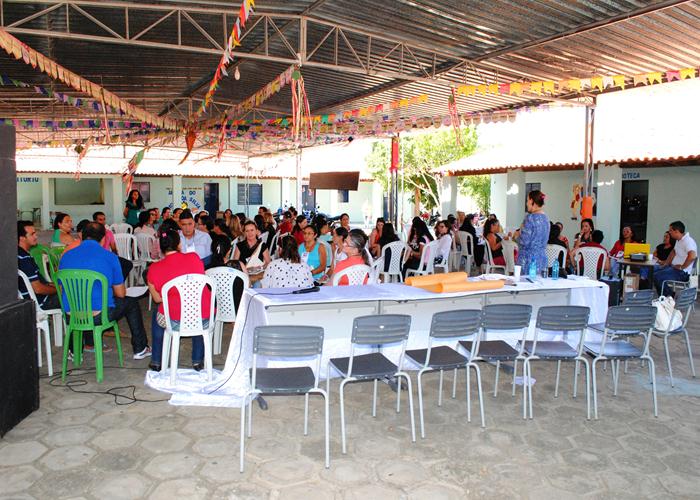 Público alvo participa em massa do I Seminário Drogas Por quê? - Imagem 4