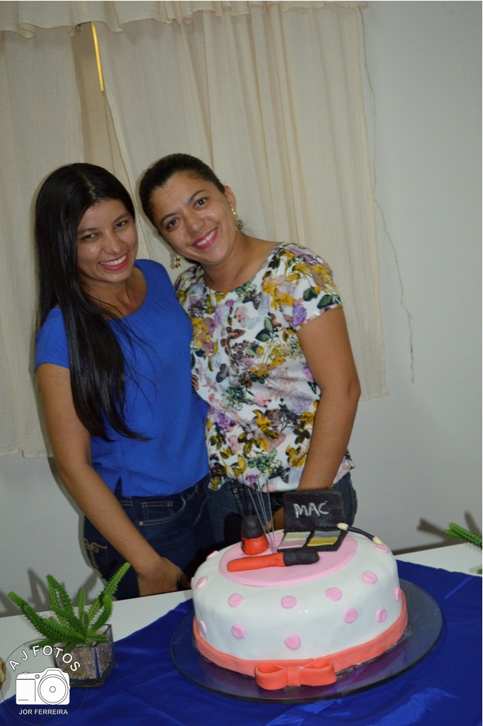 Equipe SEMTAS faz surpresa para Auxiliar Administrativa  - Imagem 5