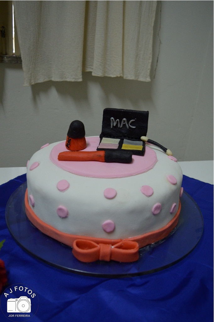 Equipe SEMTAS faz surpresa para Auxiliar Administrativa  - Imagem 1