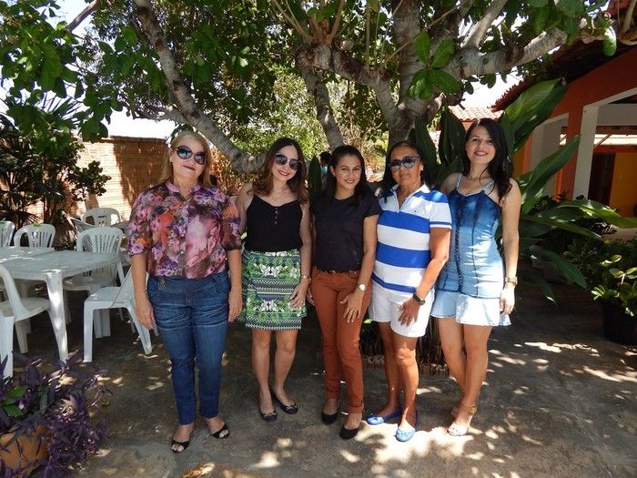 Família comemora aprovação da filha no vestibular de medicina. - Imagem 1