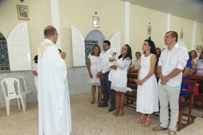 Celebração religiosa do Batizado de Maria Lucia. - Imagem 2