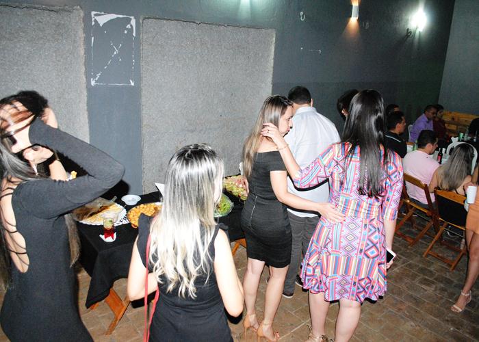 Banda Retrôp2 surpreende público com apresentação na boate Casarão  - Imagem 23