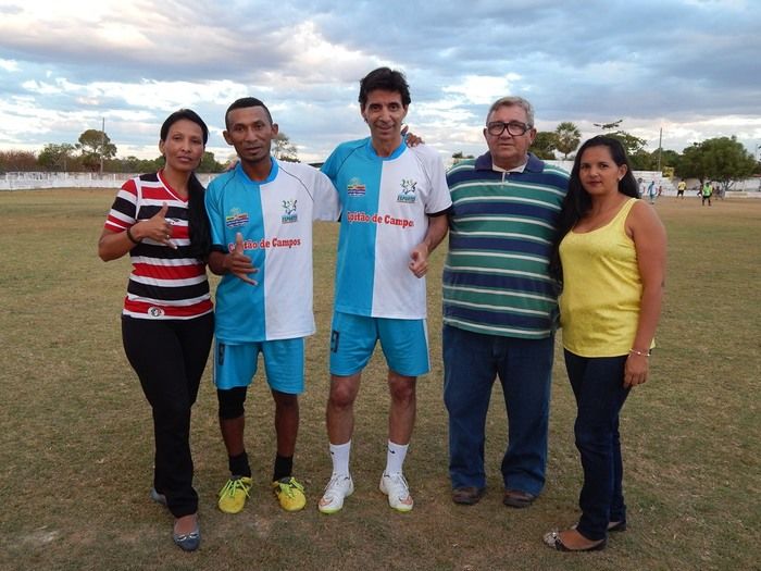 Mauro Galvão esteve com adolescentes e jogou com veterano. - Imagem 42