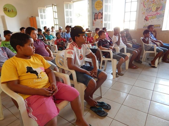 Mauro Galvão esteve com adolescentes e jogou com veterano. - Imagem 2