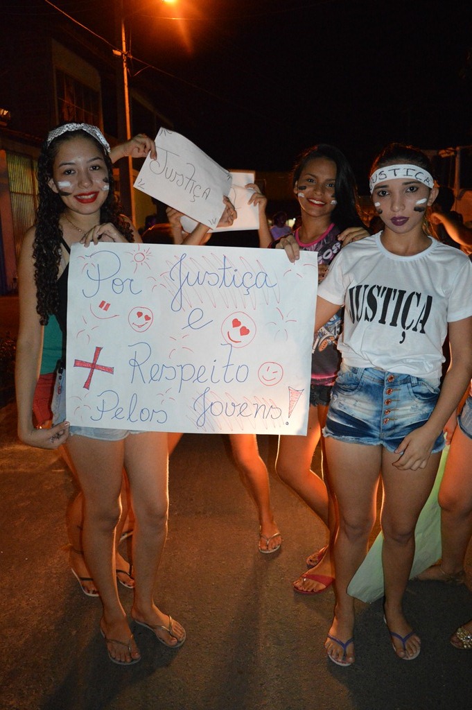 Jovens fazem manisfestarão, clamando por mais segurança e justiça. - Imagem 7