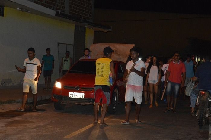 Jovens fazem manisfestarão, clamando por mais segurança e justiça. - Imagem 4