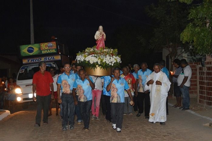 Procissão de abertura dos festejos Sagrado Coração de Jesus  - Imagem 3