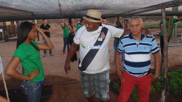 Feira agrícola é realizada com sucesso em Santo Inácio  - Imagem 16