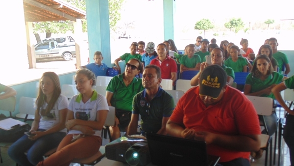 Feira agrícola é realizada com sucesso em Santo Inácio  - Imagem 3