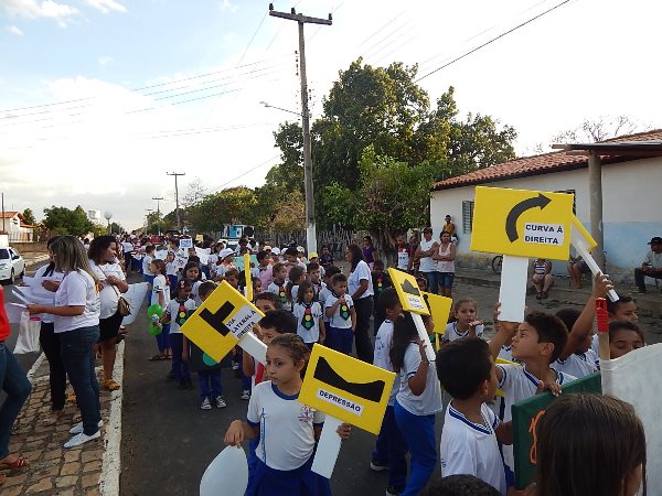Educação de Lagoinha Realizou Caminhada sobre o Trânsîto - Imagem 5