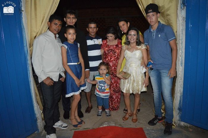 Família realiza aniversário de 15 anos para Taynara - Imagem 5