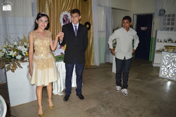 Família realiza aniversário de 15 anos para Taynara - Imagem 14