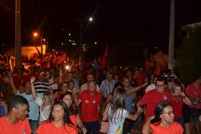 Venicio do Ó abre comitê com arrastão popular em Pimenteiras - Imagem 6