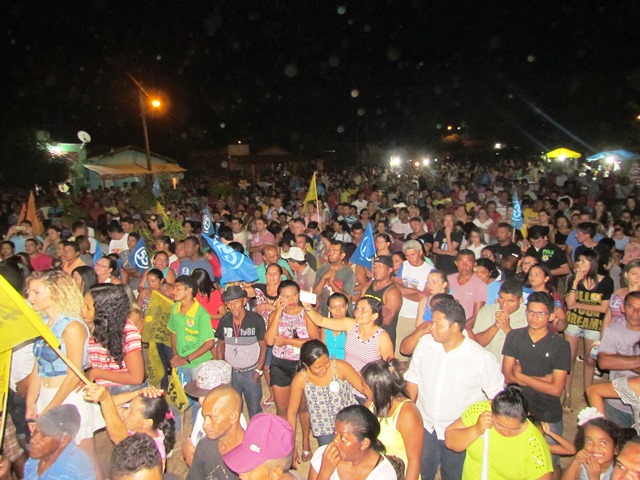 Capote arrasta multidão em grande comício no bairro Matadouro - Imagem 9