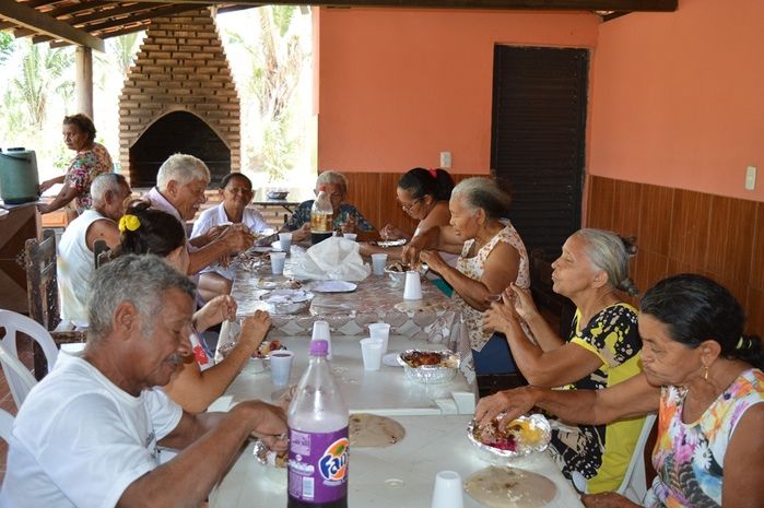 Assistência Social realiza manhã de lazer aos idosos. - Imagem 57