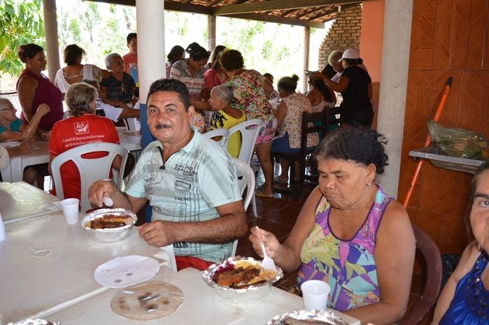 Assistência Social realiza manhã de lazer aos idosos. - Imagem 50