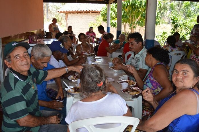 Assistência Social realiza manhã de lazer aos idosos. - Imagem 52