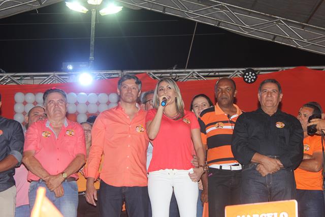 Coligação Muda Valença realiza comício no Novo Horizonte - Imagem 12