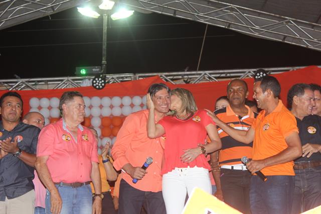 Coligação Muda Valença realiza comício no Novo Horizonte - Imagem 13