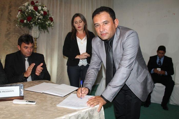 Prefeito, vice e veradores são empossados em Alegrete do Piauí - Imagem 86