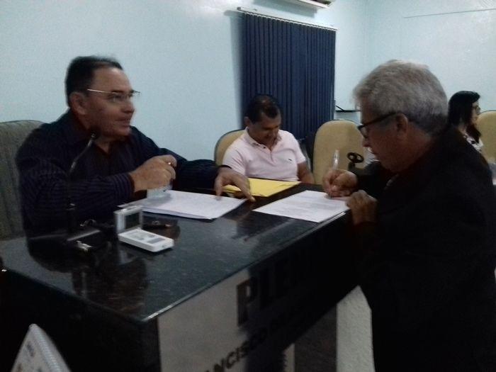 Vereador Toinho de Quincas toma posse em Dom Expedito Lopes. - Imagem 11