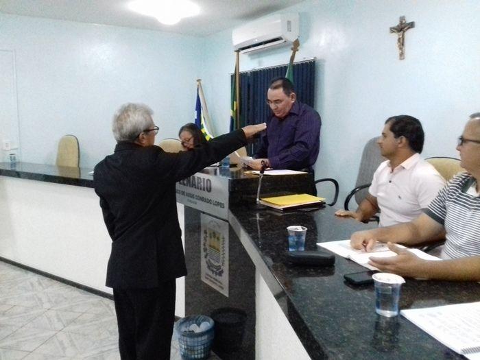 Vereador Toinho de Quincas toma posse em Dom Expedito Lopes. - Imagem 18