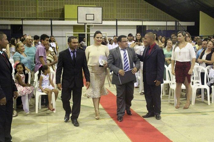 Hélio Assume o Comando de São João Com Forte Apoio no Legislativo - Imagem 3