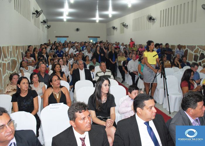 Alvimar Martins e Betinha Brandão são empossados pela câmara  - Imagem 43