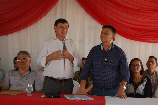 Governador Wellington Dias visita Valença, Pimenteiras e Lagoa do S - Imagem 47