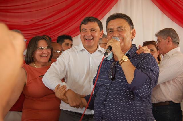 Governador Wellington Dias visita Valença, Pimenteiras e Lagoa do S - Imagem 48