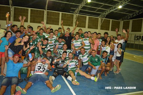 Torcedor apoia seleção (Crédito: Paes Landim)