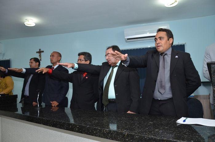 Prefeito Valmir Barbosa toma posse em Dom Expedito Lopes. - Imagem 54