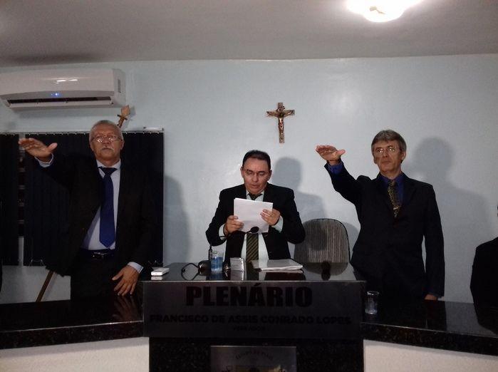 Prefeito Valmir Barbosa toma posse em Dom Expedito Lopes. - Imagem 31
