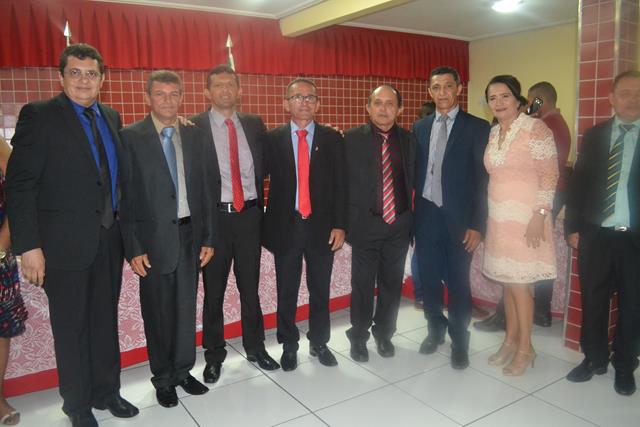 Venicio do Ó e Lucia Lacerda são empossados em Pimenteiras - Imagem 30