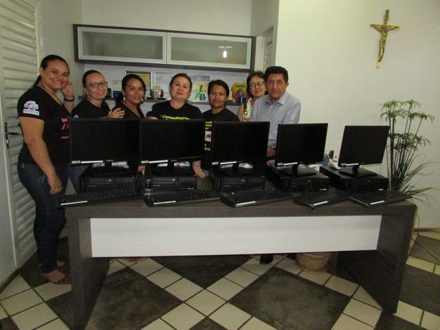 Prefeito Realizou Entrega Computadores - Imagem 3